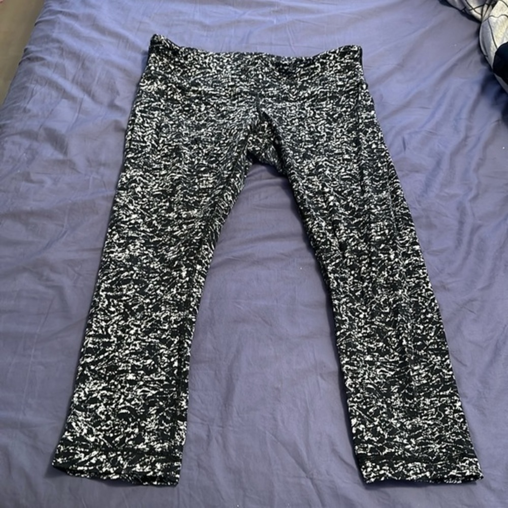 Lululemon pants size 8